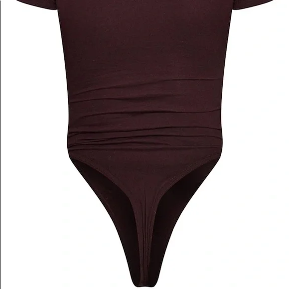BNWT | PRETTYLITTLETHING Logo Chocolate Brown Short Sleeve Bodysuit - Picture 9 of 9